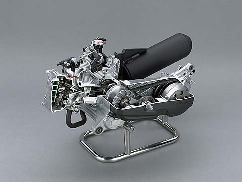 Honda - Le moto da corsa saranno rappresentate dai modelli, RC142, primo prodotto Honda che ha corso la TT Race nellIsola di Man nel 1959, 125 cc.