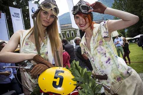 Moto Storiche - Hostess stile retro e moto storiche Villa Erba al Concorso dEleganza Villa dEste 2014