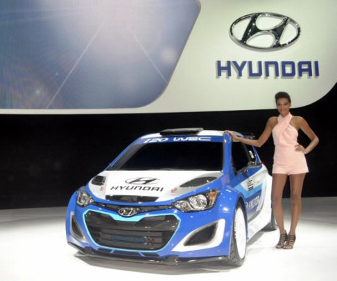 Hyundai - Spazio alle competizioni, invece, con la Hyundai i20 WRC, che esprime il DNA sportivo del brand.