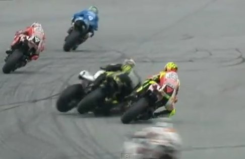 Marco Simoncelli - Moto GP impatto dell�incidente di Marco Simoncelli con la Yamaha di Colin Edwards