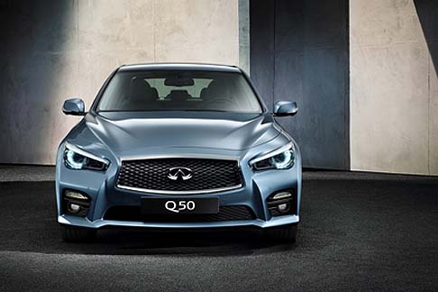 Infiniti - Perfetta sintesi di tre intriganti concept (Essence, Etherea, Emerg-E) che negli ultimi anni hanno esaltato ulteriormente lappeal di Infiniti, la Infiniti Q50 offre caratteristiche inconfondibili.