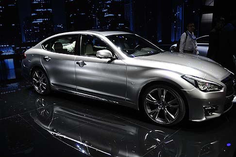 Infiniti Q70L Bespoke Edition 