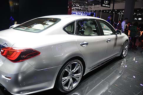 Infiniti Q70L Bespoke Edition 