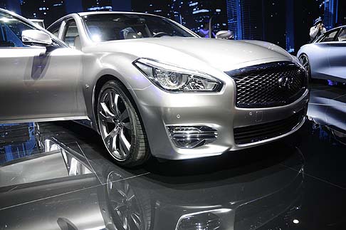 Infiniti Q70L Bespoke Edition 