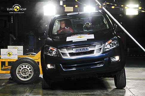 Isuzu - Isuzu D-MAX sono state assegnate quattro stelle Euro NCAP