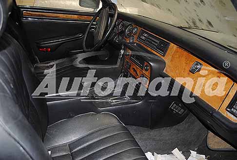Scoperte Auto da sogno - Jaguar XJ6 Serie III Sovereign anno 1986 con interni in pelle nera naturale e rivestimenti in radica