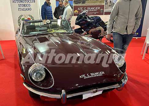 Auto Storiche in Fiera Expo Levante Bari - Jaguar E-Type di Diabolik auto storica esposta allExpo Levante Bari 2023