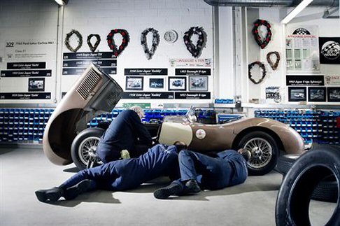 Jaguar - Quest'anno si celebra il 60 anniversario dello sviluppo del freno a disco per uso automobilistico di Jaguar, ed i dieci anni da quando il marchio ha introdotto la tecnologia della monoscocca in alluminio dispirazione aerospaziale nella sua gamma.