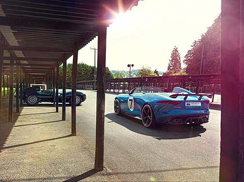 Jaguar - Project 7 dispone anche di un sistema di scarico a flusso libero con rivestimento ceramico, di uno specifico settaggio di molle e ammortizzatori e di unaltezza da terra ribassata di 10 mm.