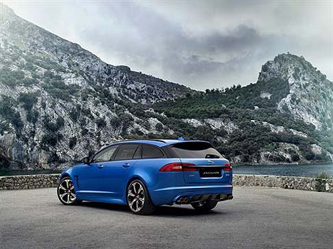 Jaguar - La XFR-S Sportbrake adotta alcune caratteristiche tecniche sia della XKR-S sia della due posti F-TYPE, per creare il massimo divertimento alla guida. 