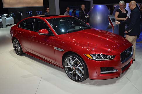 Jaguar - Come le nuove XF e F-PACE, la XE utilizza un sistema AWD con torque on-demand. 