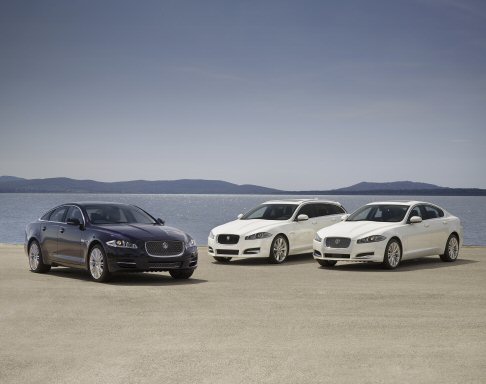 Jaguar - Si rinnovano puntando su efficienza ed un corredo tecnologico di ultima generazione le sportive britanniche Jaguar XJ e XF, che si preparano al lancio commerciale del 2013. 