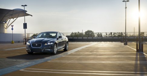 Jaguar - L'equipaggiamento include i nuovi sistemi audio premium sviluppati da Meridian, lo specialista britannico e leader mondiale nelle tecnologie audio e nellelaborazione del segnale digitale.