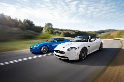 Jaguar - Leggerissima grazie a soluzioni inedite, la Jaguar XKR-S Convertibile vanta un peso pari a 1.795 kg.