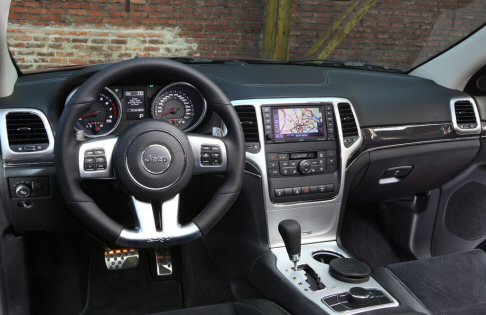 Jeep -  La versione SRT completa la gamma Grand Cherokee che in Italia prevede gli allestimenti Laredo, Limited ed Overland. 