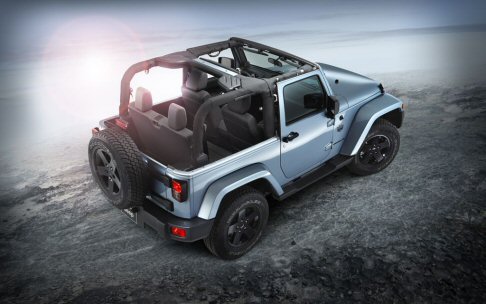 Jeep - La configurazione a due porte, Jeep Wrangler, e quella a quattro porte, Jeep Wrangler Unlimited, sono entrambe equipaggiate con il motore turbodiesel da 2,8 litri.