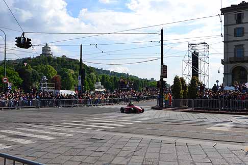 Auto Elettriche - Giro di pista della Kart Bullet