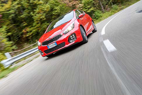 Kia - Restyling in arrivo sul mercato per la Kia Ceed che rinnova i contenuti stilistici.