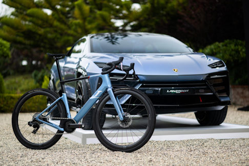 Lamborghini - In esposizione una bici elettrica Lamborghini in edizione limitata