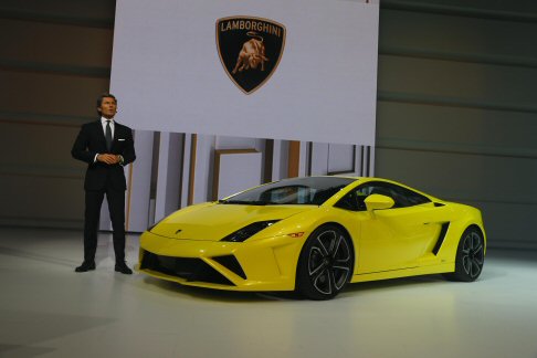 Lamborghini - Nel press day inaugurale Stephan Winkelmann, Presidente e CEO di Lamborghini, illustra le novit del parterre parigino, puntando lattenzione sulla nuova Lamborghini Gallardo LP560-4.