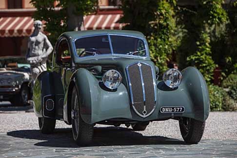 Lancia - Nellagosto del 1935 la vettura prese il via alla 24 ore di Pescara e solo cinque settimane pi tardi si present al Concorso dEleganza di Villa dEste. 