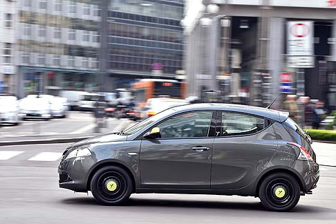 Lancia - La nuova Ypsilon Elefantino 2014 introduce tre nuove declinazioni estetiche, Lime, Watermelon e Coconut, che ampliano la possibilit di caratterizzazioni 