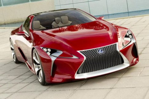 Lexus - Flash puntati sulla concept LF-LC, dal corpo vettura filante, caratterizzato da un lungo cofano motore e unampia superficie vetrata.