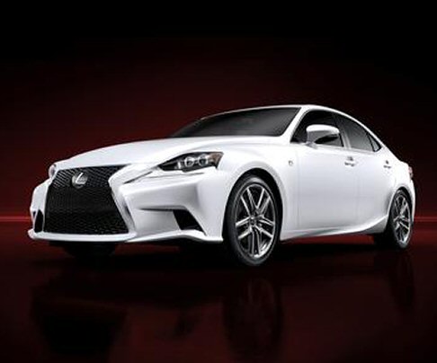 Lexus - La nuova IS dispone inoltre di sedili con configurazione di divisione/ripiegamento 60:40.