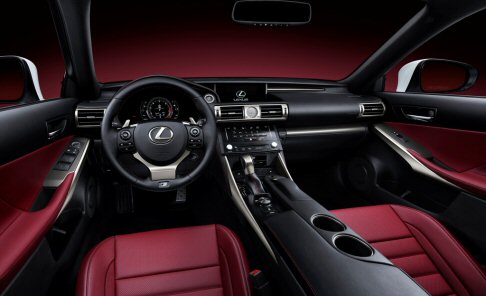 Lexus - A bordo, la nuova IS F SPORT offre un sedile dal design esclusivo, studiato per offrire il massimo comfort.