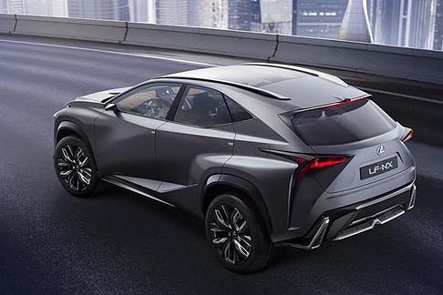 Lexus - Il lussuoso crossover LF-NX Turbo Concept presenta un centro di gravit pi basso e frontale con spoiler, che conferisce al modello un look pi sportivo.