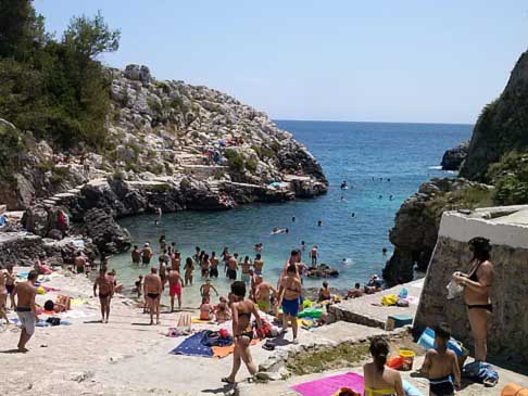 Litorale Adriatico Salento - Localita Acquaviva a pochi Km da Castro Marina. Immersi nella natura tra mare, scogli, spiaggia e pineta