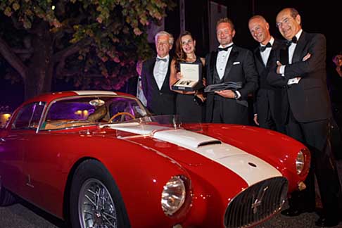 Maserati - Equipaggiata con un motore 6 cilindri in linea da 1988 cc, la Best in class del Concorso dEleganza di Villa dEste 2016 appartiene alla Destriero Collection del Principato di Monaco. Da sinistra a destra: Ulrich Knieps, Head of BMW Classic, Timm Bergold 