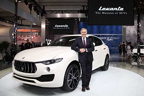 Maserati - A richiesta sono disponibili evoluti sistemi di ausilio alla guida, come il controllo adattivo della velocità di crociera.