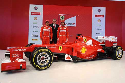 Ferrari - Felipe Massa, Stefano Domenicani e Fernando Alondo con la nuova Ferrari F2012