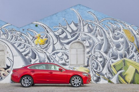 Mazda - Tre sono gli allestimenti,Essence,Evolve ed Exceed, con prezzi compresi tra 27.900 euro e 35.350 euro.