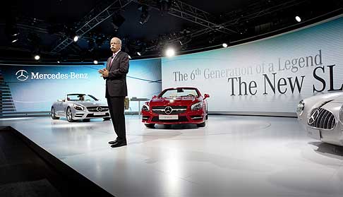 Mercedes-Benz - Mercedes-Benz al Detroit Auto Show 2012 con il Dr. Dieter Zetsche, Presidente del Consiglio di Daimler AG e Responsabile Mercedes-Benz Cars che presenta la nuova Mercedes SL