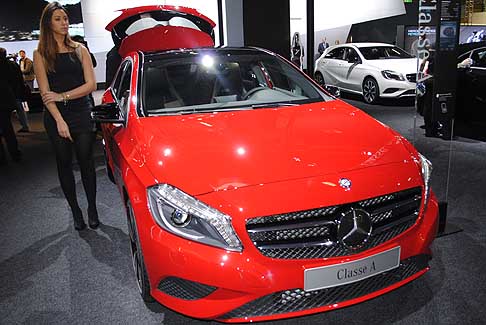 Bologna Motor Show - Mercedes-Benz Classe A rossa al Motor Show