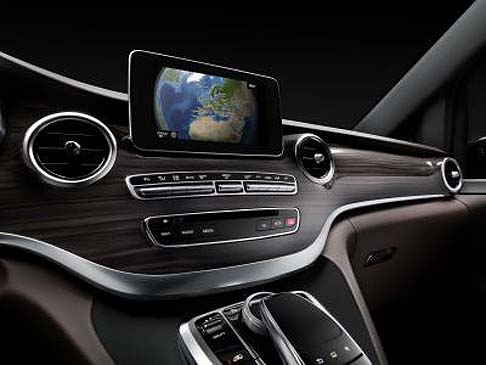 Mercedes-Benz - Per facilitare le operazioni di carico e scarico, Classe V vanta un lunotto che si apre separatamente.