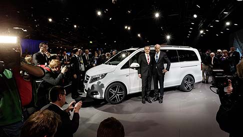 Mercedes-Benz - In Italia, la Classe V sar disponibile a partire da giugno in tre versioni: EXECUTIVE, SPORT e PREMIUM.
