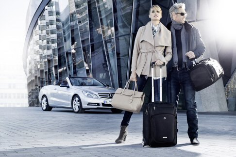 Mercedes - Non manca nel carnet Mercedes uno sguardo al passato, che nella sezione AMG Retro Edition, celebra la nascita dell'AMG, avvenuta il 1 giugno 1967 .