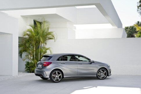 Mercedes - Il concorso A-design � un contest aperto ai designers e non che, suddivisi in due categorie, sono invitati a presentare le proprie idee su temi specifici. 