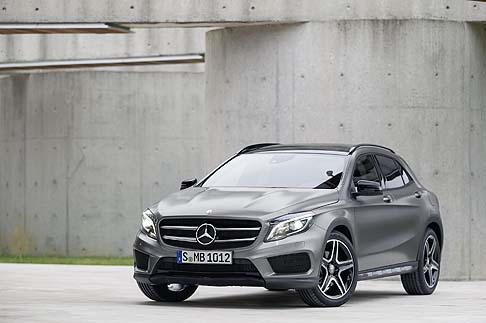 Mercedes-Benz - La Mercedes GLA  il primo SUV della Stella ad offrire come optional con la trazione 4MATIC di nuova generazione permanente a quattro ruote motrici