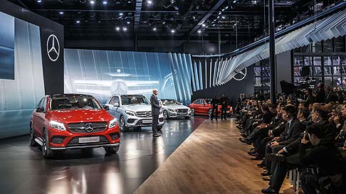 Mercedes-Benz - In dotazione troviamo, infine, il V6 biturbo a iniezione diretta da 270 kW (367 CV) e 520 Nm dalle prestazioni brillanti. In abbinamento  disponibile il cambio 9G-TRONIC a nove rapporti e trazione integrale permanente 4MATIC. 