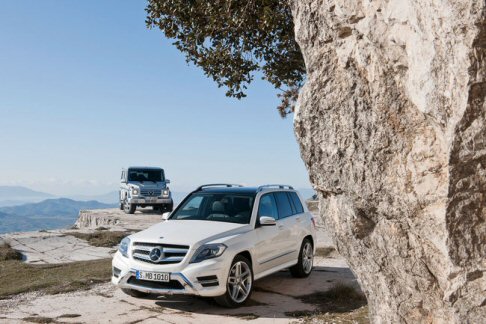 Mercedes - In abbinamento ai propulsori sono disponibili i dispositivi ECO start/stop di serie e il cambio automatico a 7 marce 7G-TRONIC PLUS. 