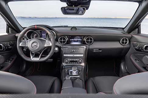 Mercedes-Benz - Sulla SLC viene montato per la prima volta di serie il sistema attivo di assistenza in frenata.