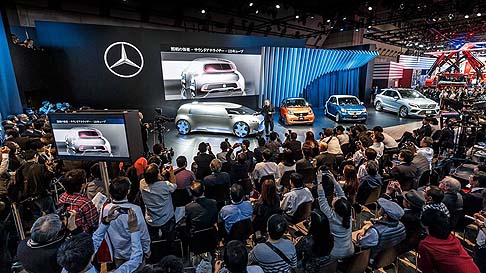 Mercedes-Benz -  Presentata in anteprima mondiale al Salone di Tokyo, l’innovativa concept Mercedes-Benz Vision Tokyo rappresenta un omaggio alla generazione dei nativi digitali, nati dal 1995 in poi .