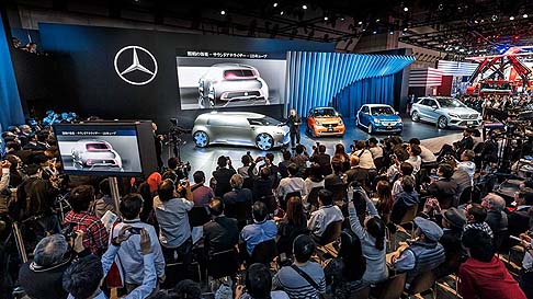 Mercedes-Benz -  Presentata in anteprima mondiale al Salone di Tokyo, linnovativa concept Mercedes-Benz Vision Tokyo rappresenta un omaggio alla generazione dei nativi digitali, nati dal 1995 in poi .