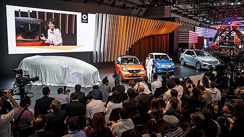 Mercedes-Benz - La carrozzeria della Vision Tokyo è stata concepita per l’integrazione di un motore elettrico con cella a combustibile.