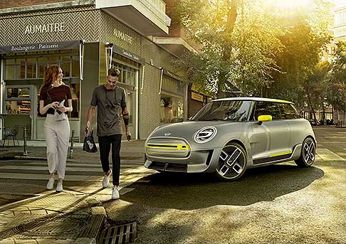 Mini - Progettata per un utilizzo in aree urbane, questa concept car offre uno sguardo sulla mobilità quotidiana elettrica del futuro