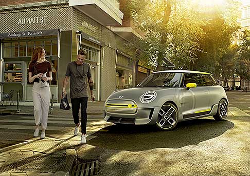 Mini - Progettata per un utilizzo in aree urbane, questa concept car offre uno sguardo sulla mobilit quotidiana elettrica del futuro